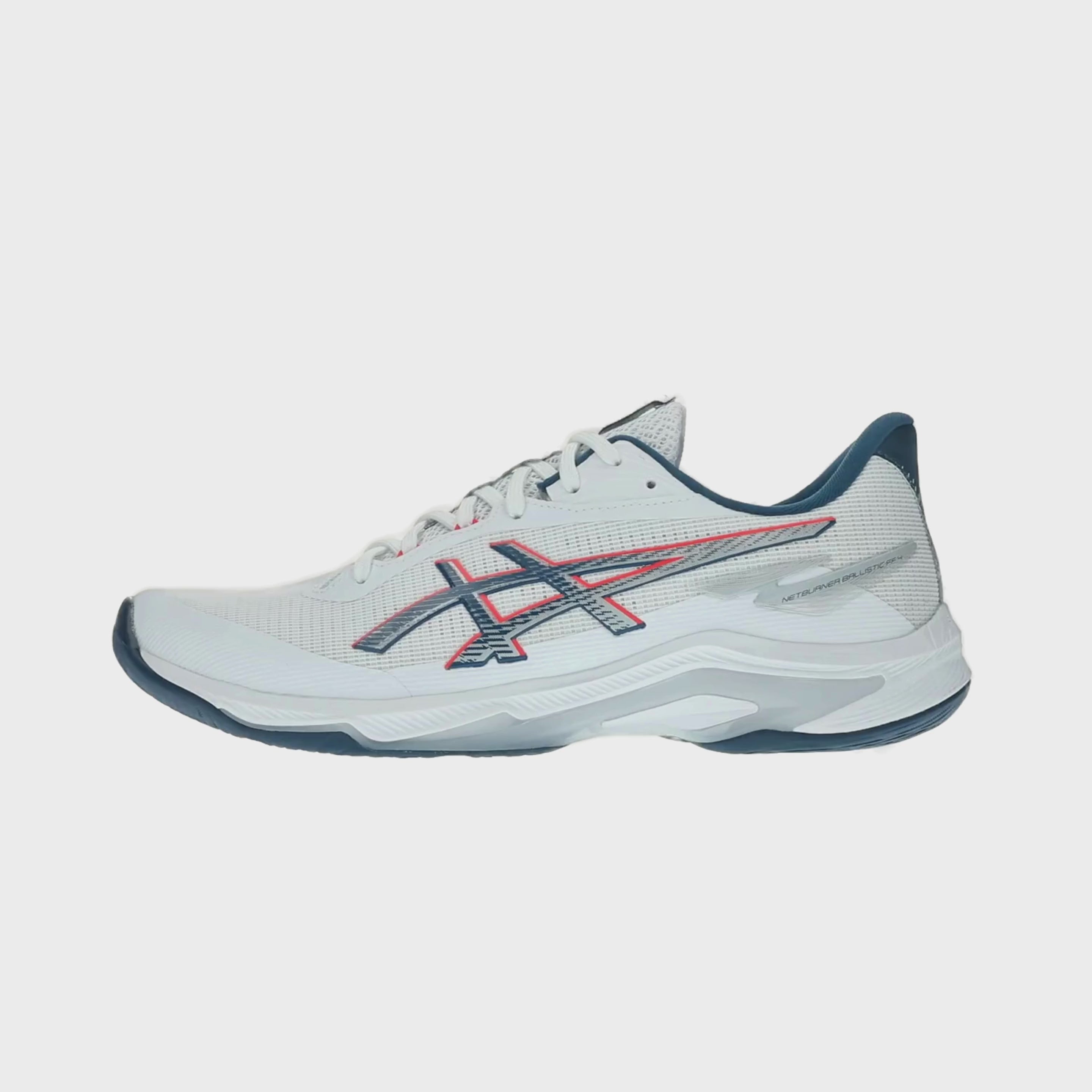 Prenesi videozapis: Asics - 1051A088 - NETBURNER BALLISTIC FF 4 - 101 WHITE/MAKO BLUE  - muške tenisice 2026