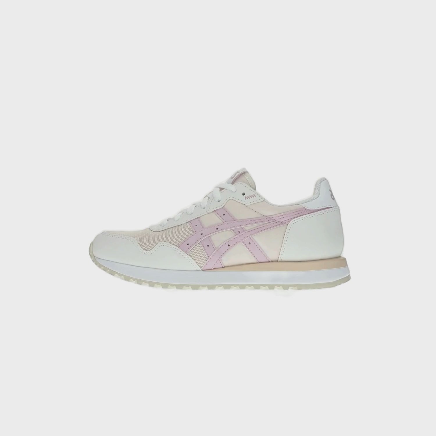 Prenesi videozapis: Asics – 1202A400 – TIGER RUNNER II – 700 PEARL PINK/ROSE WATER  – ženske tenisice 2025 